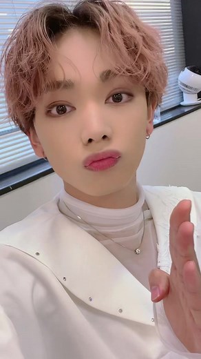 うちの宮世が大好きな曲。 この音楽を聴くと8LOOMが頭に浮かんで幸せな気持ちになります。 君の花になる6話どうでしたか〜👶？？ 7話は明後日お楽しみに☺️ #君の花になる #ブルーム #宮世琉弥 #ブルームしか勝たん #うちの宮世かわいい #こっそりゅーび