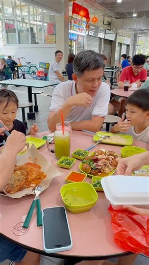 Visited Mei Ling Market & Food Centre over the weekend. Always a joy to catch up with our residents and dedicated stallholders who have been serving generations of them with heart. Their passion and hard work are what keep our community spirit thriving every day. My Buona Vista | Chan Chun Sing