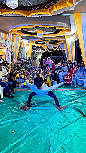 Robotics dance on public dimund #dancechallenge #bhavnagar #viralreels #trends #gujju @instagram | Aarif Bloch