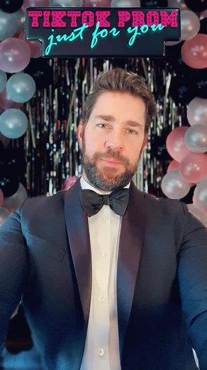Slow Dance at SGN Prom | John Krasinski Portraits