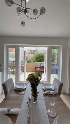 KINGSTEIGNTON | 4 Bed | £450,000 This stunning four-bedroom detached home on Barrow Vale, Kingsteignton, is just two years old and beautifully upgraded by its current owners. Built by Tilia Homes, it offers a spacious and light-filled layout with stylish finishes, including Karndean flooring and a high-spec kitchen/dining room that forms the heart of the home. The generous living room overlooks the front garden, while French doors from the kitchen open onto a landscaped rear garden with a porcel