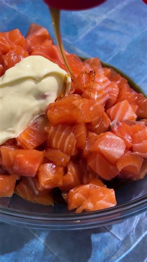 Salmon Cups with Hot Honey Mayo