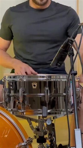The Snare Geek 🥁🤓 on Instagram: "@elilage explains and shows how much a snare sound can change just by tuning the snare side head only!! Let's see what he has to say about it: “This week I tried a few different bottom-head tunings on my snare to help me get to the result I want more quickly. ⠀⠀⠀⠀⠀⠀ A lot of people overlook the snare-side head, myself included 🫠, and the best way to fix that is by getting in the studio and working on it. ⠀⠀⠀⠀⠀⠀ Try it out and let me know what you think! ______