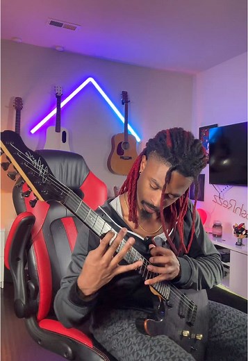 Learn Hysteria by Muse on Guitar