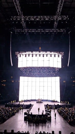 Immense Arena Transformation - 20 Tons of Truss