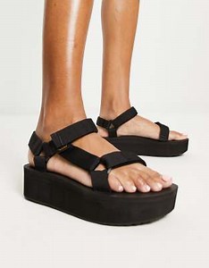 Teva Universal flatform sandals in black | ASOS