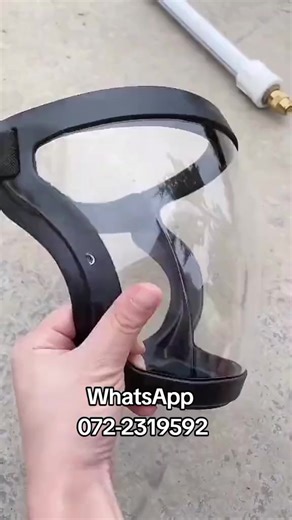 ​ඔබේ මුහුණේ ආරක්ෂාව තහවුරු කරගැනීමට දැන්ම Active Shield Face Mask එකක් ඇණවුම් කරන්න. වැඩබිම්වලදී හෝ එළිමහනේදී දුහුවිලි සහ විසබීජවලින් ආරක්ෂා වීමට මෙය ඉතා සුදුසුයි. ​මිල: රු. 1,950/= ​විශේෂත්වය: මුළු මුහුණම ආවරණය වන පරිදි සැකසූ පැහැදිලි ආවරණය.