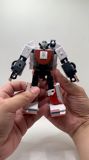 Transformers Generations Selects Exhaust: Showcasing an Awesome Figure! #Transformers #TransformersGenerations #GenerationsSelects #Exhaust #ActionFigures #ToyReview #Unboxing #CollectorsEdition #TransformersFans #Hasbro #ToyCommunity | Chopper’s Toys