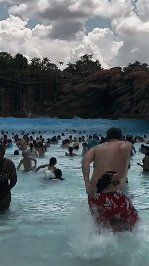 ⚠️ When a Swimming Pool Wave Machine Goes Out of Control!