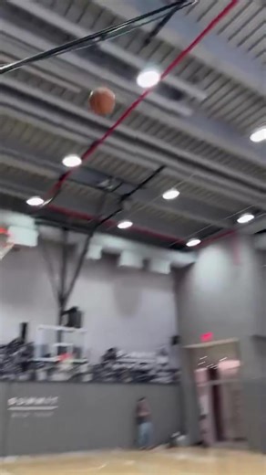 2.6K views · 60 reactions | LeBron back in the lab for the first time in 8 weeks since his MCL injury  | The Purple and Gold PH | Facebook