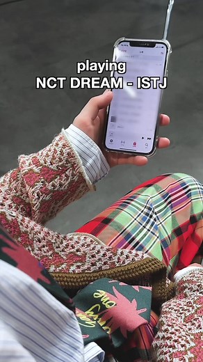 Personality Types ENFP and ISTJ Vibing Together