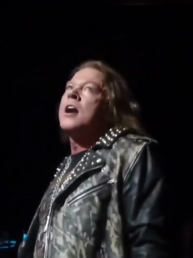 Guns N' Roses – Welcome To The Jungle Intro (Apollo 2017)