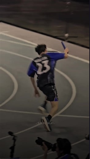 ငါတို့ကသာ first ကိုပိုတယ်ထင်နေတာ တကယ်တော့လေ first က junior ချောလဲသလို Khaotung လည်းချောလဲမှာဆိုးလို့ ဘေးကနေပြေးပြီးလိုက်ထိမ်းပေးတာ jujuချောလဲတဲ့နေရာရောက်မှဆက်မပြေးပဲရပ်လိုက်တာ ဒါတောင်သူ့ကလေးကို လက်နဲ့လှမ်းထိန်းလိုက်သေးတာ😭😭 ချစ်တယ် ဂရုစိုက်တယ်ဆိုတာ ပြောရုံနဲ့မပြီးဘူး ကနာဗန်လို့လက်တွေ့ သက်သေပြရတယ် #gmmtvstarlympic #firstkanaphan #khaotungg #firstkhaotung #flypシ