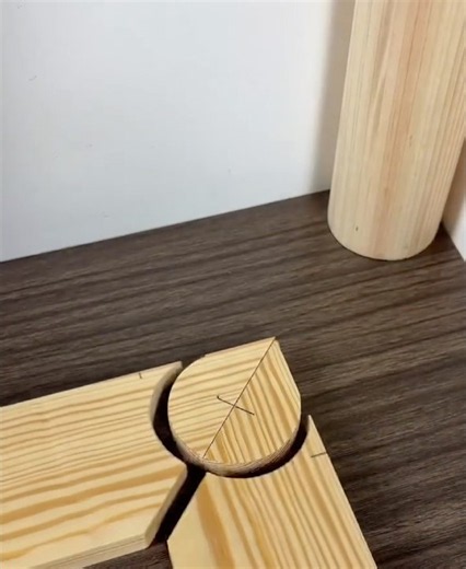 joining wood at a corner.(wood joining tricks) #viral #woodworking #shorts #woodstool