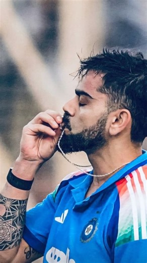 Ruhul Amin on Instagram: "I Love you Virat🥰 Fans Kaha Hoo 👑 .. Meme History & Origin:- On October 4, 2018, a behind-the-scenes momentfrom a commercial shoot at Juhu Beach in Mumbai went viralfor all the wrong reasons. The legendary Bollywood actorAmitabh Bachchan, known for his composure and professionalism, was caught in a tense moment when a makeup artist accidentally sprayedhairspray into his eyes.The iconic moment showed the veteran actor expressing his displeasure, but what reallycaught t