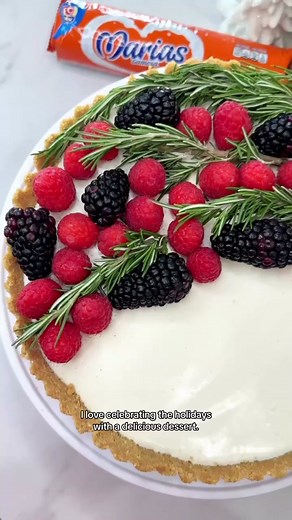 Berry Holiday Tart Recipe with Galletas Marias Gamesa