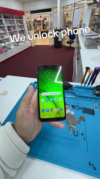 Fone Xperts 27 West Road NE49PU located opposite Greggs