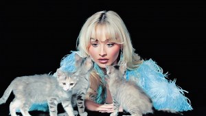 Saturday Night Live on Instagram: "🐱🫶 @sabrinacarpenter 🫶🐱"