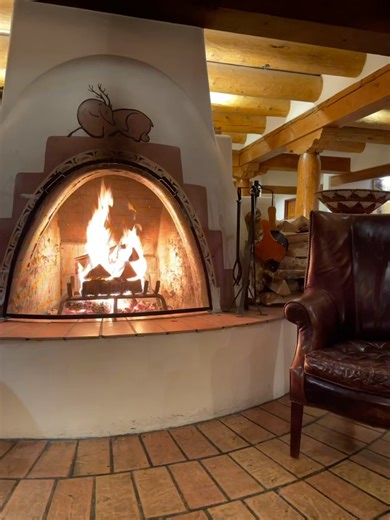 Cheyenne Gordon on Instagram: "Headed off to Santa Fe in preparation for @nativefashionweeksantafe Excited to be walking for @dawoozhiidesigns ✨ and to connect with all the talented and beautiful natives who will be apart of it all "