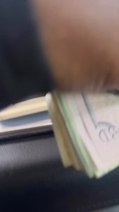 Life of a CEO in 10 seconds… And let’s not forget squeezing in workouts where I can, trying to maintain some time of social life, taking classes to expand my education and taking Grandma to her weekly doctor’s appointments. Now every single day is not this hectic because I prioritize self care and rest but most days my plate stays full, but I can’t complain when the goal is to eat. I’m passionate about every business I run and that’s what makes this entrepreneur life worth it. ✨ | Raya Love