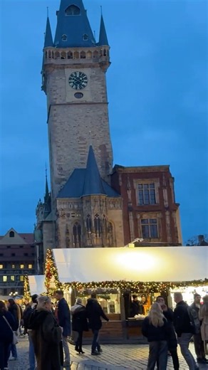 CHRISTMAS IN PRAGUE 🎄✨ | A Magical Night in Old Town