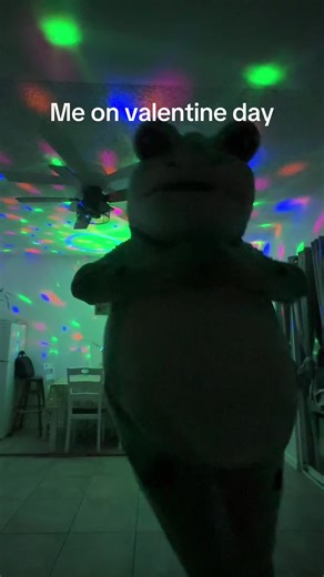 #frog #dance #fyp #valentinesday #love | me on valentines day