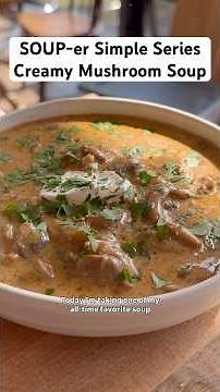 the dreamiest mushroom soup is just 35 mins away 👀#hungarianmushroomsoup #mushroomsoup #souprecipe