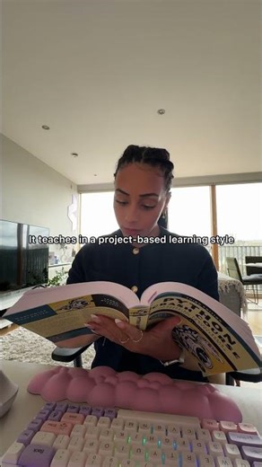 Python book recommendation 👩🏽‍💻✨ #python #coding #shorts