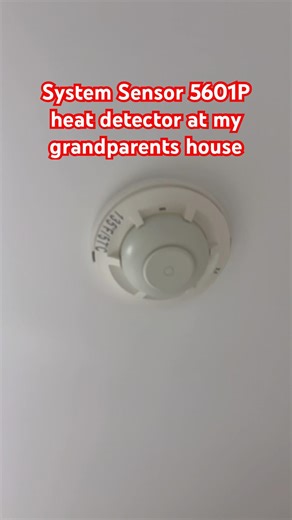 System Sensor 5601P heat detector at my grandparents house #firealarm #firedetection