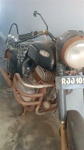 my old Java yezdi bike bohot achhi thi 🥺🥺 ab kharab ho gai