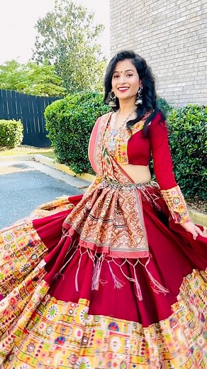 Zeel & Heena on Instagram: "@ishu__9203 懶 Cotton based chaniya choli❤️ - can be customised in any diffrent colour and size. - Blouse pattern can be customised in different design -Dm for more info #navratri #navratrioutfit #chaniyacholi #withlovebyzeel #navratrispecial #navratrichaniyacholi #explore #smallbusiness #supportsmallbusiness #shopsmall #chaniyacholicollection #reels #navratrireels #garba #festive #festiveseason #helomaro"