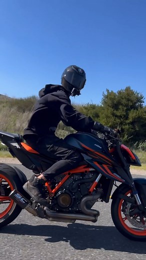 SC-Project Indonesia Official on Instagram: "The Sound of KTM 1290 Super Duke R with SC PROJECT CR-T Carbon Muffler 🔥 @im.k.a.y @scprojectexhaustofficial #scprojectitaly #scprojectcrtcarbon #crtcarbon #crt #carbon #scprojectexhaustitaly #scprojectexhaust #knalpotracing #knalpotscproject #knalpotmotogp #ktm1290superduker #ktm #1290superduker"