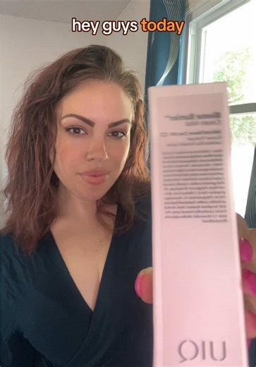 The Microbiome explained in less than 1 minute 👩🏻‍🏫👩🏻‍🔬 The UIQ Biome Barrier Cream Mist is a microbiome-powered dual-layer mist that delivers deep, long-lasting hydration while calming and strengthening the skin barrier. @bloomkare_official @bloomkarerewards #Bloomkare #BloomkareGiveaway #UIQ #FaceMist #FacialBarrierMist #BarrierCreamMist #skininflammation #skinbarrierrepair #healthyskinbarrier