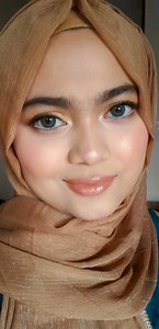 Only with 3 products a glam look can be done easily. For #basemakeup wait for the next episode. Products are: 1. Huda Beauty rosegold remastered 2. I love Extreme mascara from lash essence #makeup #makeuplover #beauty | Ezina