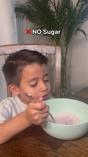 Most gummy vitamins have six grams of sugar. 🍬 That’s the same as marshmallows. 😬 They have just 11 vitamins. ❌ No folate. No real value. And worse — they can choke kids. 😟 Sticky texture. Small throats. Big risk. ⚠️ EllaOla is better. 🌿 19 key vitamins from real fruits and veggies. 🍎🥕 Zero sugar. Zero fake stuff. 💪 Doctor recommended. 👩‍⚕️ It’s a powder — mix it in juice or water. 🥤💧 Kids drink it with no fuss. No risk. Just clean nutrition. ✨ Parents see real results. No fights. Just