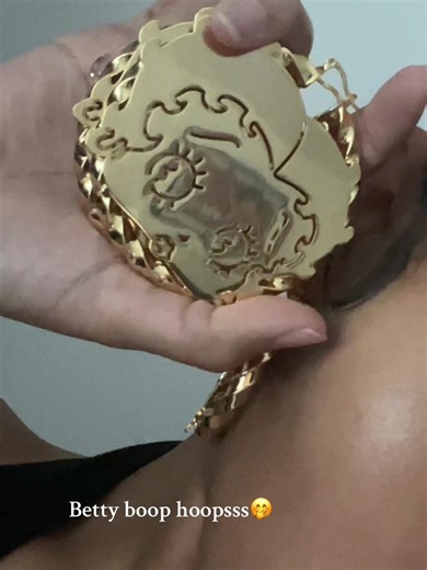 Betty boop customssss😌 I’m late to the party but heyyyy🤷🏽‍♀️ I will always be a Betty booo girl. Link is in my bio!! #customjewelry #bettyboop #goldplatedjewelry #fyp #bettyboopearrings