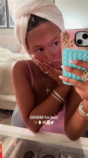 yes i blow out my hair before bed hehe #nightroutine #grwmforbed #christmas #satisfying #creatorsearchinsights