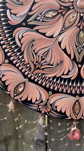 I have been dreaming about creating a piece like this for months! Unfortunately, we’re not expected to get much sun here over the next several days, but I really wanted to share this piece because of how beautiful I think it turned out 🥹🥹🥹 Finding a spot to take this video was also a nightmare; I hammered a small nail into out fence just to take this 🤫🙈 I am already planning more pieces using this technique—I’m obsessed and I am so happy I followed through with my vision ✨🌸✨ Let me know wh