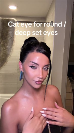 Cat Eye Makeup Tutorial for Round Deep Set Eyes