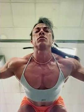 Insane Muscle Definition! 🔥 Female Bodybuilder Chest Workout