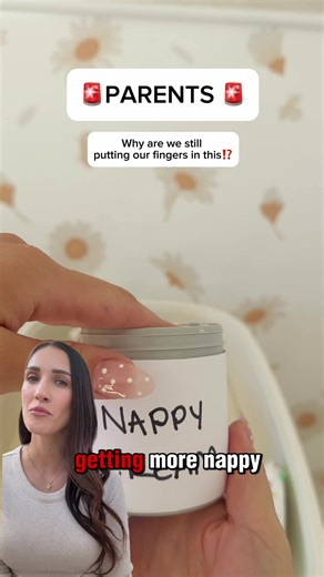 Every parent knows the drill… cream under your nails, wiping it off on wipes, on the change mat, sometimes even on your clothes. It’s messy, it wastes product, and honestly it just feels outdated. That’s exactly why we created ZinKind, a touch-free nappy balm designed by parents who were over the mess. 🙌🏼 Instead of using your hands, you simply twist, squeeze and glide the balm on using the soft silicone applicator. No finger dipping, less mess, and a more hygienic way to apply between uses. M