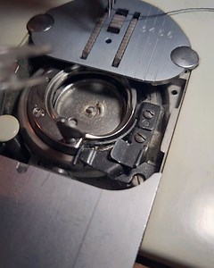 Mark Esposito-Lear | Early Singer 600E T&S first auto reel bobbin winder. Save time to sew without taking it out of the bobbin and winding like the... | Instagram