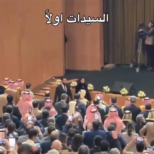 7o_ms on Instagram‎: "جنتل مان 😎❤️‍🩹❤️‍🩹❤️‍🩹❤️‍🩹 Penguin’s know-how on ‘Tolerating the Cold’ 🐧 Penguins who chose Antarctica as their habitat have evolved to withstand extreme Antarctic cold. Penguin’s chubby body, which only looks cute with a thick layer of fat, is wrapped in a thick fur coat once again. If you compare it to a house, it acts as an insulator. Penguins’ fur does not get wet even with water. The natural oil that comes from the oil glands in the tail is applied all over the b