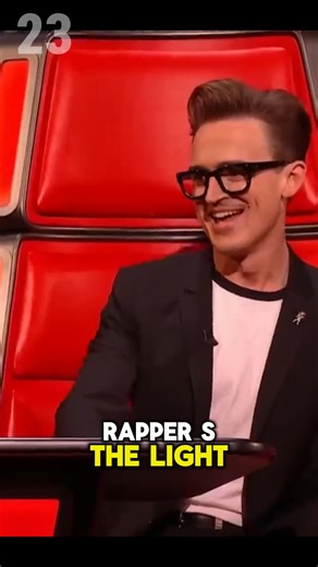 a 76-letnia szkocka babcia, Bette Reynolds, zachwyciła The Voice UK 2024 swoim nieskazitelnym rapem “Rapper’s Delight”, zdobywając wiele obrotów foteli — obejrzyj niesamowity występ w komentarzach poniżej! | Codzienne filmy