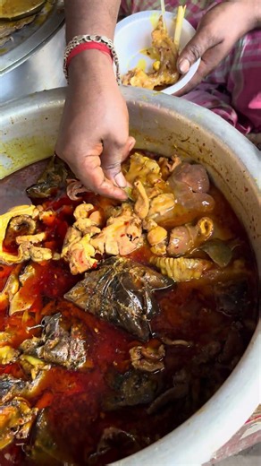Kolkata Famous Bapi Da Mutton Paya.