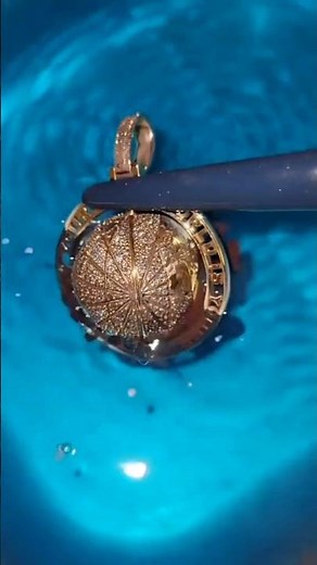 How to clean gold jewelry