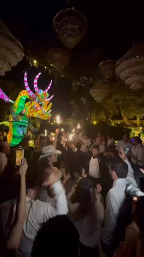 Wedding Planner Mexico | Ro Chavez on Instagram: "Designed to surprise. Built to party. #weddingplannermexico #weddingplanner #bodasmexico #weddingplannersmexico #ideasboda"