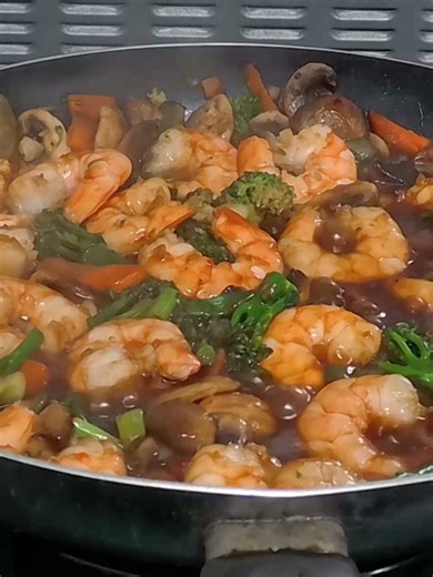👉 Honey Soy King Prawns = This Stir Fry 😍 #StirFry #PrawnStirFry #HoneySoy #EasyCooking #DinnerIdeas #HomeCook #LeftoverMeals #BudgetCooking #FoodTok #SeafoodTok #QuickMeals #SeafoodRecipe #mukbang #fypシ゚viral