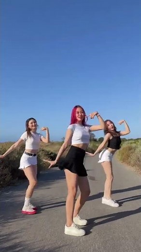 Blue Flame - LE SSERAFIM Dance Cover in Cali🌤 #lesserafim