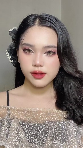 Beautiful Graduation Makeup Tutorial for a Stunning Look